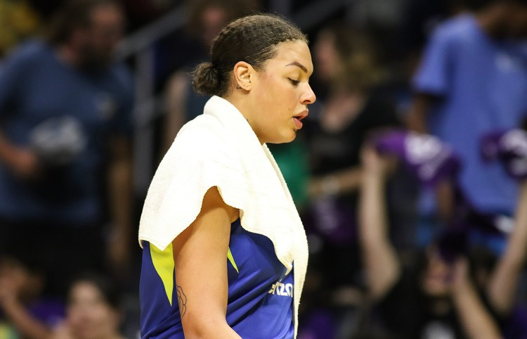 Elizabete Kembedža: "Citur maksā vairāk. Iespējams, ka 2019. gadā nespēlēšu WNBA"