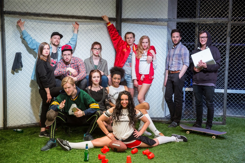 Ar izrādi jauniešiem “Labie bērni” tiek papildināts Valmieras teātra oktobra repertuārs