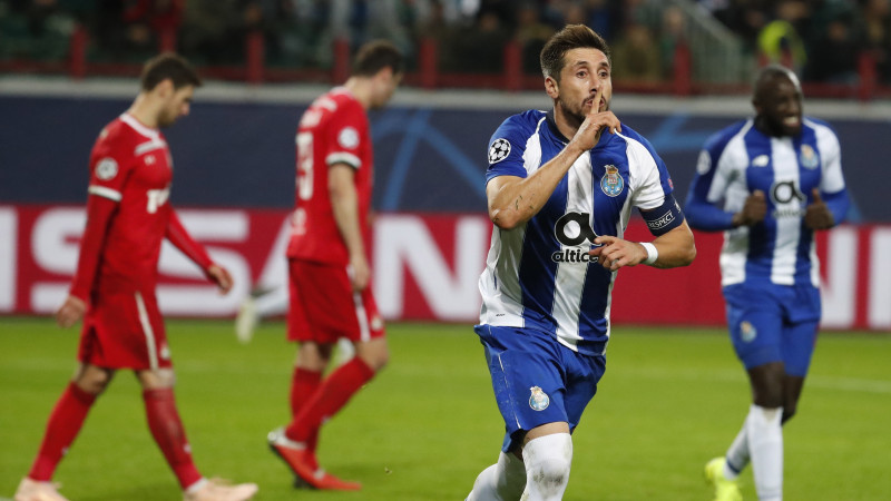"Lokomotiv" beidzot gūst vārtus, tomēr zaudē "Porto", Stambulā bezvārtu neizšķirts