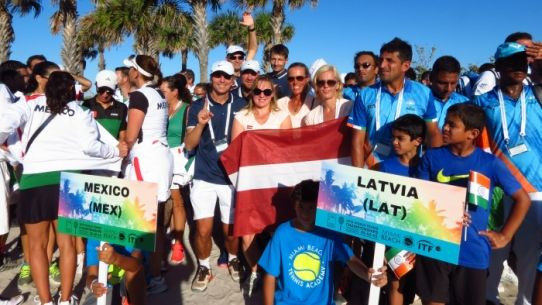 Latvijai 10. un 12. vieta pasaules komandu čempionātā tenisā senioriem