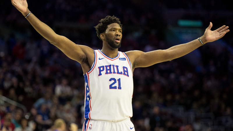 Embīds iemet 32 punktus puslaikā, "76ers" droši pieveic "Pistons"