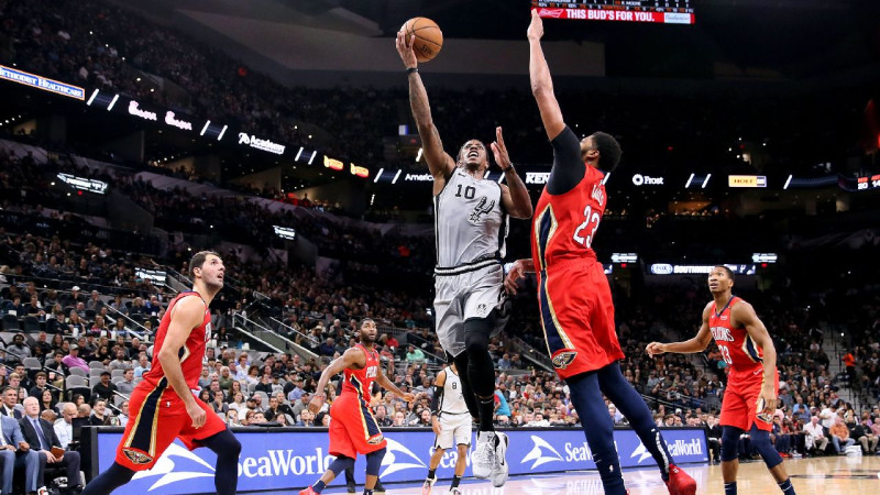 "Spurs" sagādā "Pelicans" kārtējo zaudējumu, Oladipo izvelk Indianas uzvaru pret "Celtics"