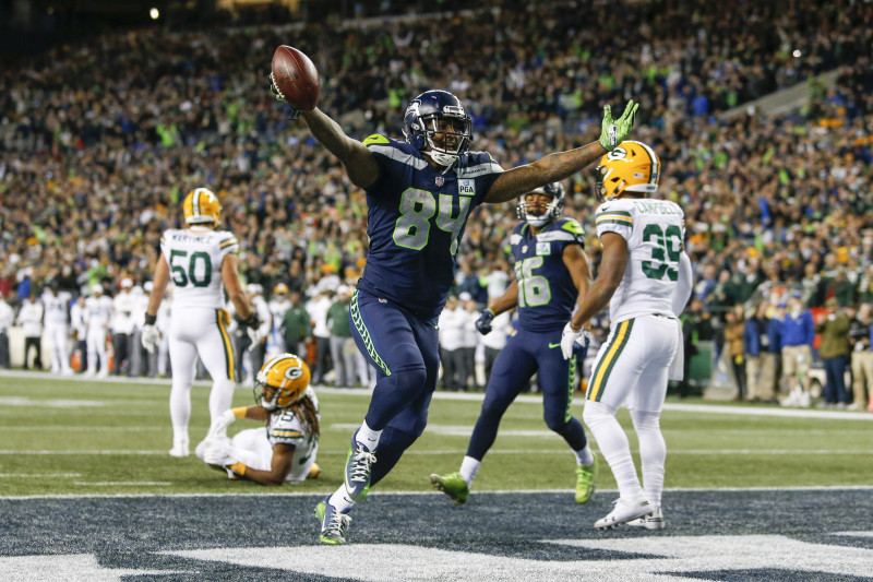 "Seahawks" pārspēj "Packers" un saglabā cerības uz "playoff" mačiem