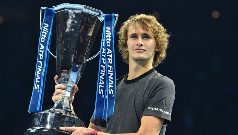 Zverevs satriec Džokoviču un triumfē "ATP Finals"