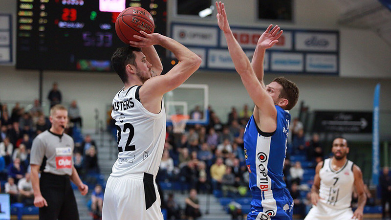 VEF iemet 16 tālmetienus un pārtrauc "Kalev/Cramo" uzvaru sēriju