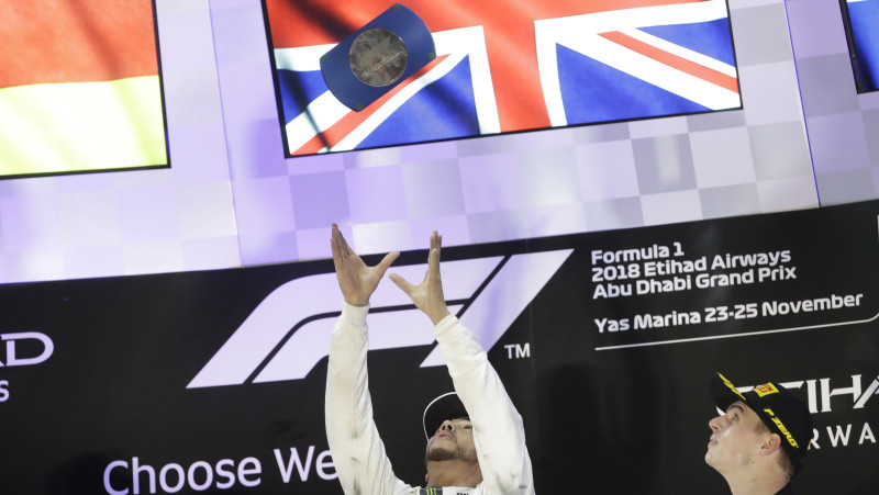 F1 sezona noslēdzas ar čempiona Hamiltona uzvaru un Hilkenberga avāriju