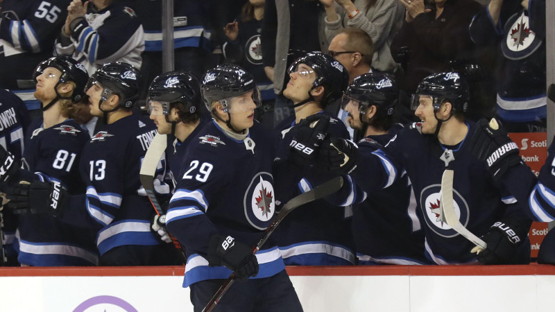 Laine kļūst par ceturto jaunāko 100 vārtus NHL guvušo spēlētāju