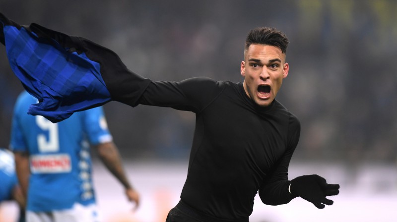"Napoli" divi noraidījumi, "Inter" izrauj uzvaru, Romas jaunietim brīnišķīgi vārti