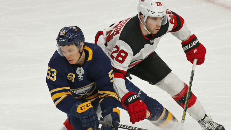 "Sabres" uzbrukuma līderis Skiners pievienojas NHL Zvaigžņu spēles dalībniekiem