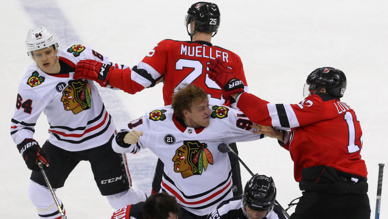 "Blackhawks" ielaiž astoņus vārtus, "Wild" – septiņus, "Maple Leafs" – sešus