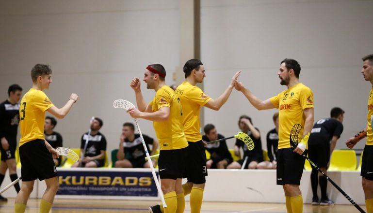 Talsu un Stalbes komandas dalīs sava laukuma priekšrocības