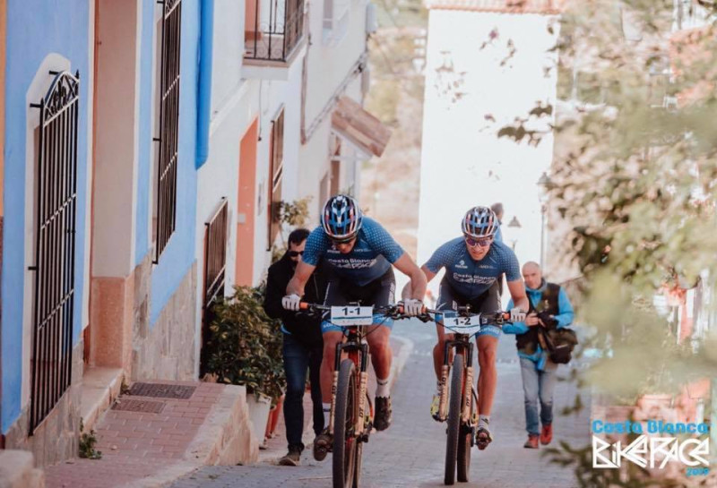 Blūms ar komandas biedru gūst trešo uzvaru pēc kārtas "Costa Blanca Bike Ride"