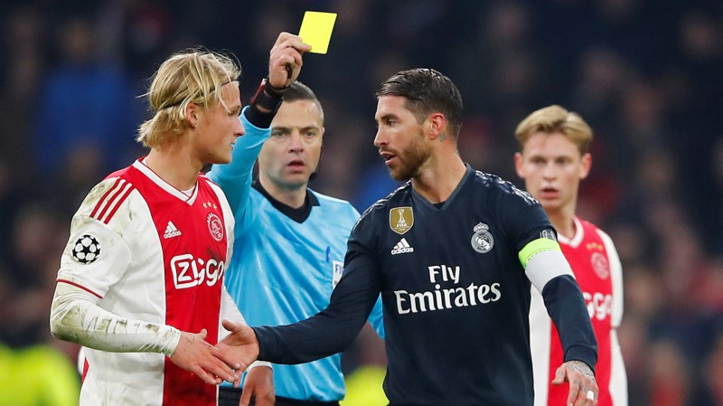 Ramoss noliedz apzināta brīdinājuma saņemšanu, UEFA VAR lēmumu atzīst par pareizu