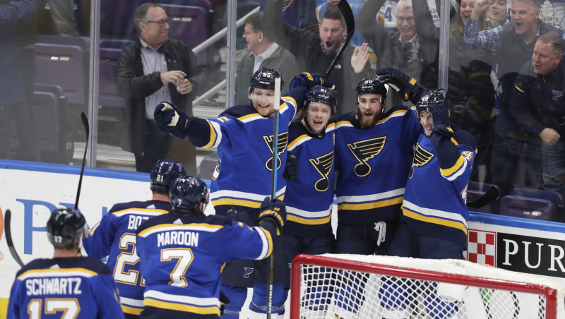 "Blues" pagarinājumā pieveic Toronto un sasniedz jaunu rekordu – 11 uzvaras pēc kārtas