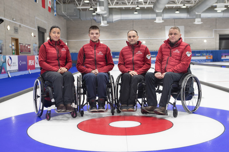 Latvija pārsteidz, uzvarot Skotiju pasaules čempionātā ratiņkērlingā