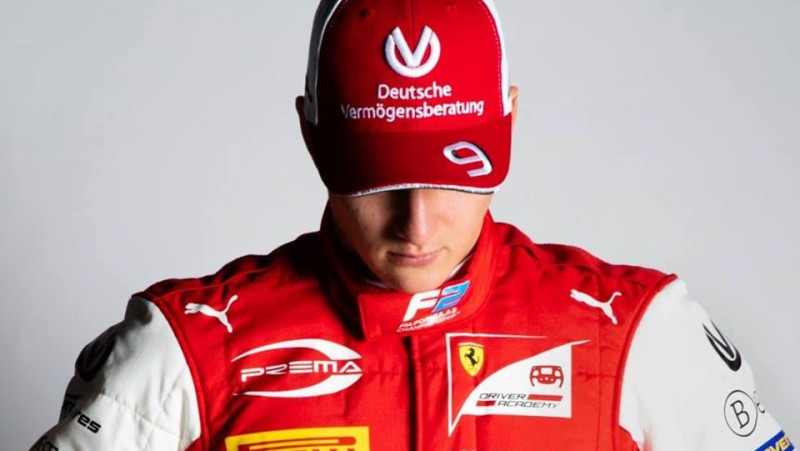 Miks Šūmahers "Alfa Romeo" sastāvā debitēs F1 testos