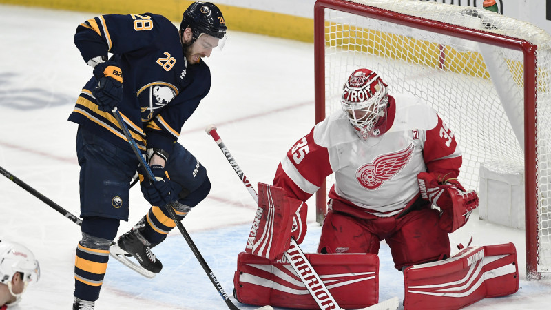Girgensonam piespēle "Sabres" sakāvē, Balcers un "Senators" zaudē "Panthers"
