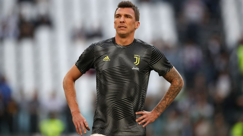 Mandžukičs pagarina līgumu ar "Juventus" vēl uz divām sezonām