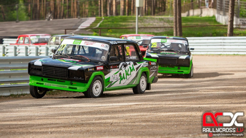 Latvijas rallijkrosa čempionāts sākas ar neprognozējamām cīņām