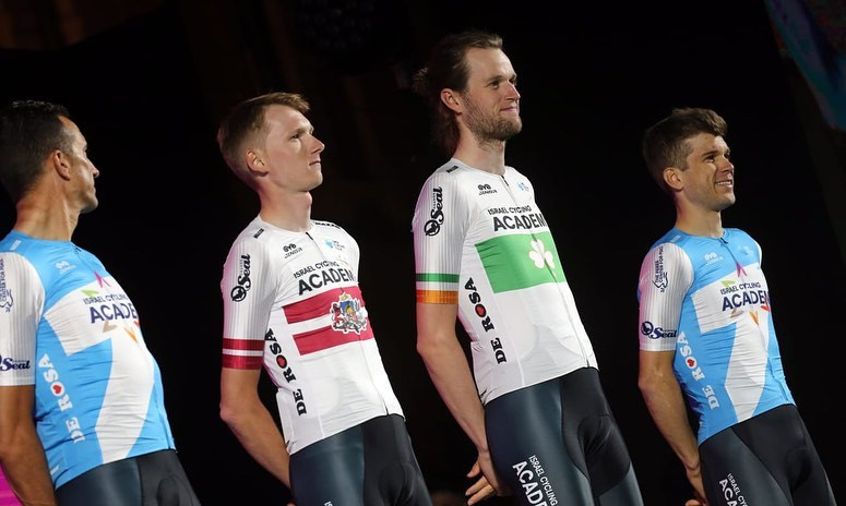 Latvijas čempions Neilands sāks cīņu "Giro d'Italia", Skujiņš Kalifornijā