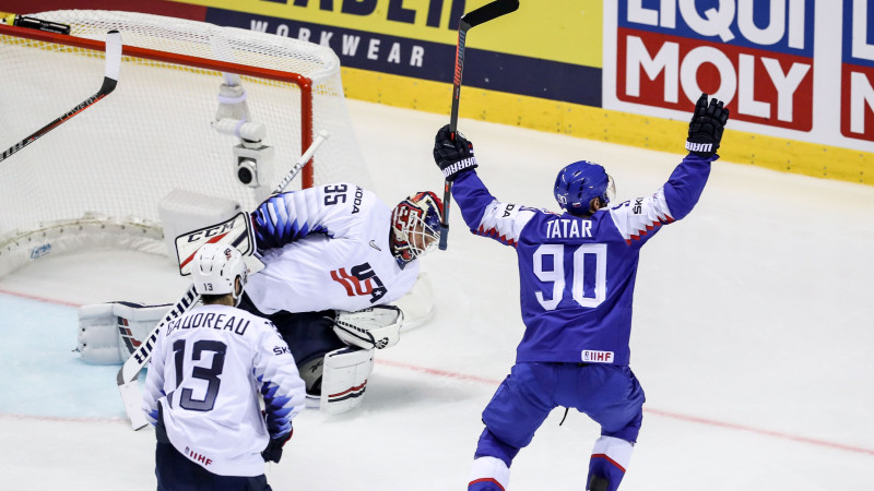 Mājinieki slovāki šokē amerikāņus un čempionātu sāk ar 4:1