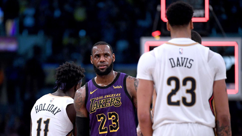 "Pelicans" īpašniece: "Deivisu uz "Lakers" aizmainītu tikai pār savu līķi"
