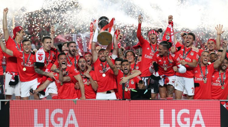 "Benfica" pēdējā kārtā triumfē Portugāles čempionātā