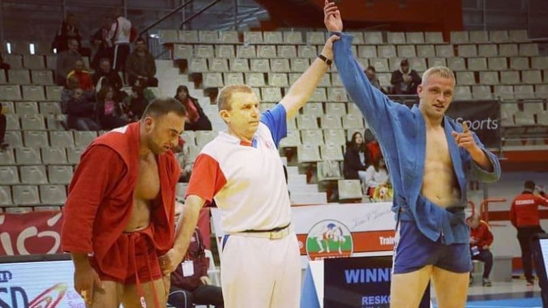 Sambo cīkstonis Reško izcīna Eiropas čempionāta sudrabu