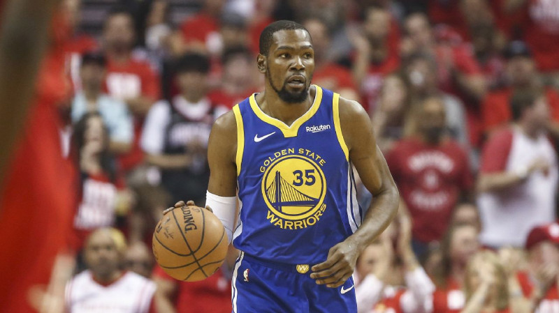 "Warriors" finālu sāks bez Durenta, par Kazinsu skaidrības vēl nav