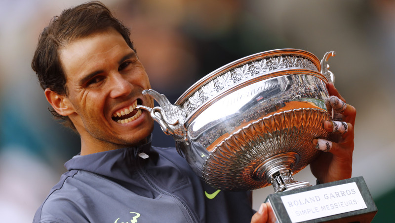 Nadala valdīšana Parīzē turpinās, izcīnot 12. "French Open" trofeju