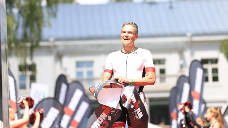 Rinalds Sluckis pārliecinoši uzvar "Ironman 70.3" triatlona sacensībās Igaunijā