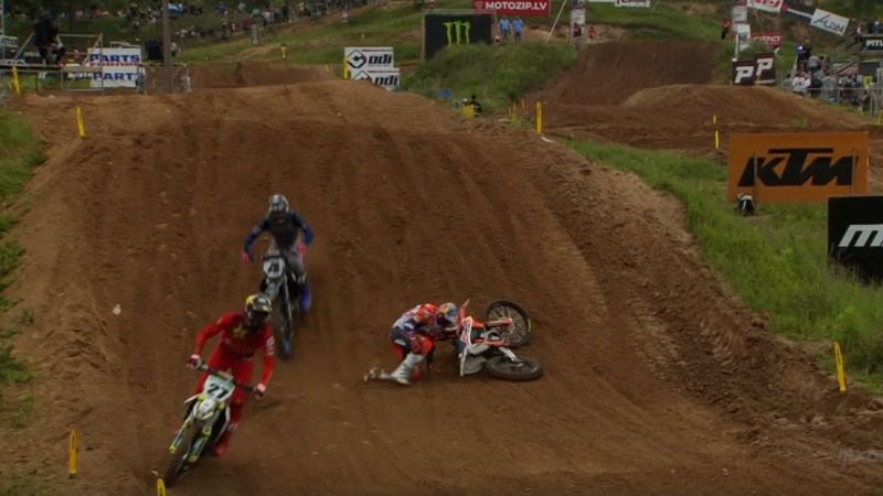 Ķegumā gūto traumu dēļ Vācijas MXGP posmā nestartēs Herlingss un Kairoli