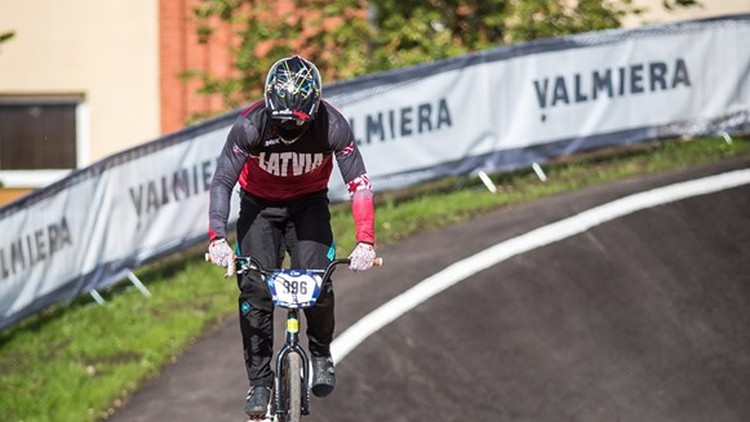 Krīgers un olimpiete Pētersone iekļūst Eiropas BMX finālā, pie medaļām netiek