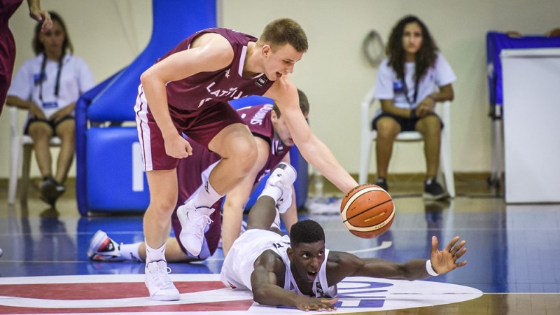 Latvijas U18 izlase cīnās labi, taču grupu turnīra noslēgumā atzīst Francijas pārākumu
