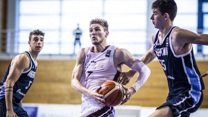 Viens no U19 izlases līderiem Artūrs Kurucs atgriežas Latvijā un spēlēs Rīgas VEF