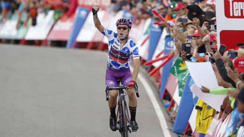 Favorīti aktivizējas pārāk vēlu, "Burgos" izcīna vēsturisku uzvaru "Vuelta a Espana"
