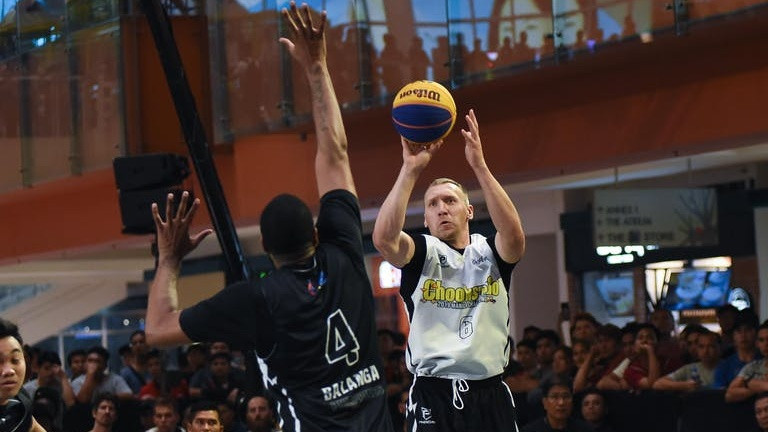 "Riga Ghetto" basketbolisti grūtā cīņā uzvar "Challenger" turnīrā Filipīnās