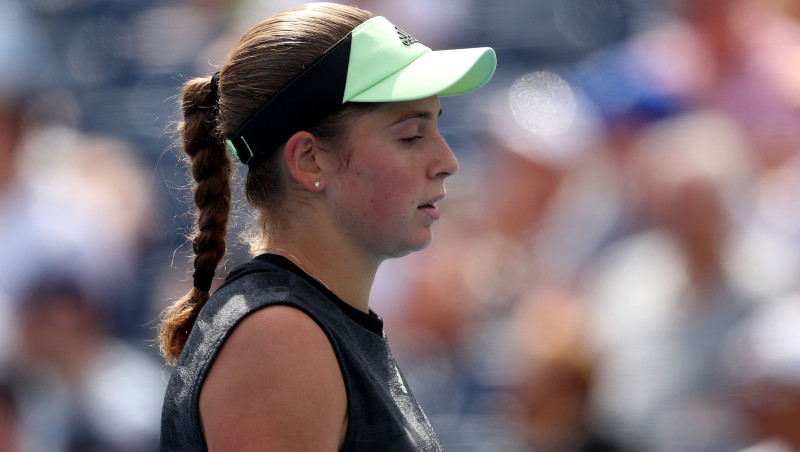 Ostapenko "Premier" turnīrā Ķīnā 55 minūtēs kapitulē Sabaļenkai