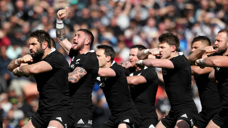 Vai "All Blacks" noturēsies pasaules regbija virsotnē?
