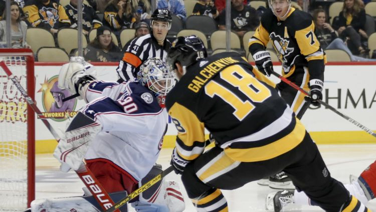 Merzļikins pirmajā NHL pārbaudes spēlē ielaiž tikai vienreiz mazākumā