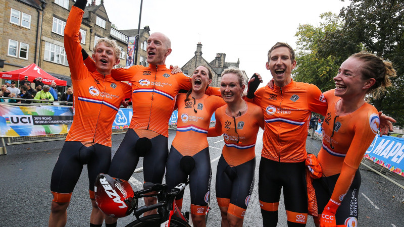 Nīderlande kļūst par pirmo pasaules čempioni riteņbraukšanas jauktajā stafetē