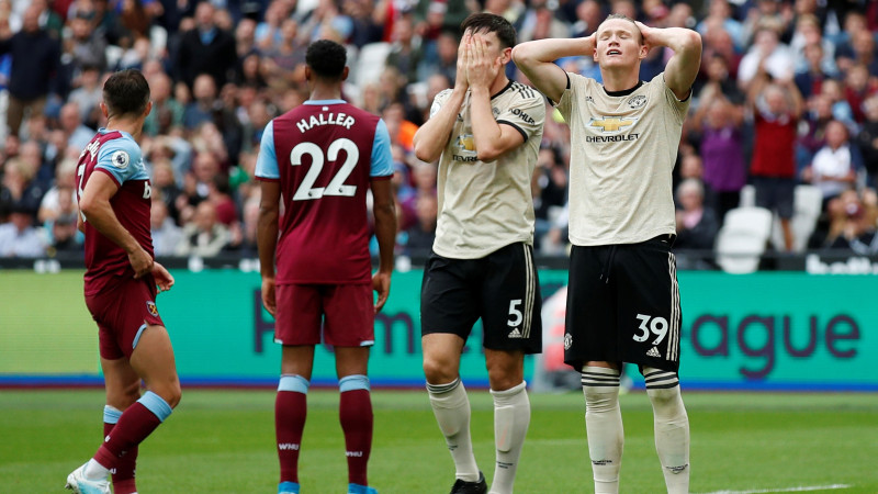 Vesthema sarūgtina "Manchester United" un paceļas uz ceturto vietu
