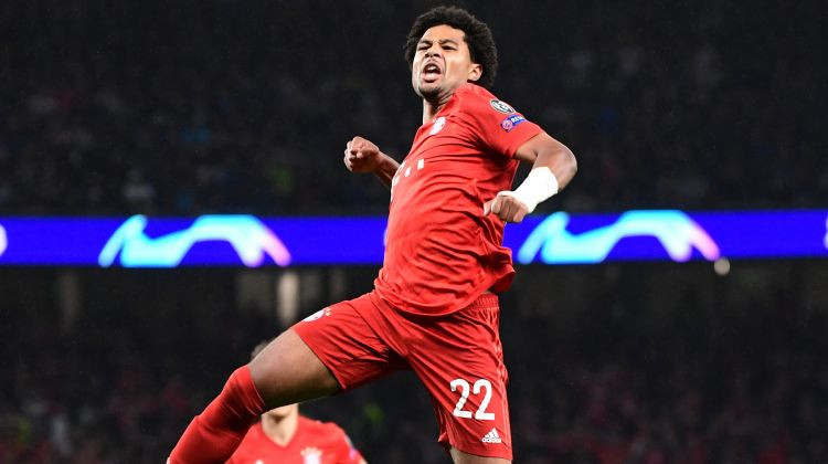 Gnabrī un Levandovskis uguņo, Minhenes "Bayern" Londonā sadragā "Tottenham"