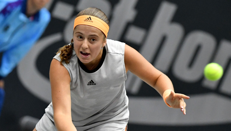 Ostapenko satriec Mertensu un otro nedēļu pēc kārtas iekļūst ceturtdaļfinālā