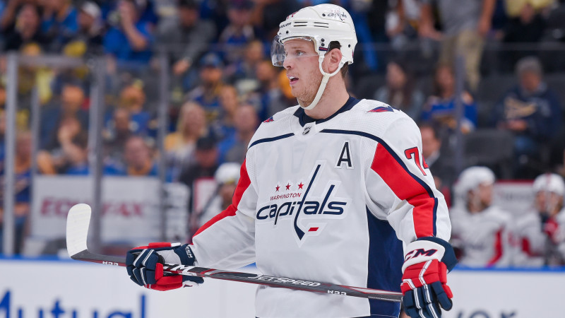 "Capitals" aizsargs Karlsons gūst jau 20. punktu, Flerī raksta vēsturi
