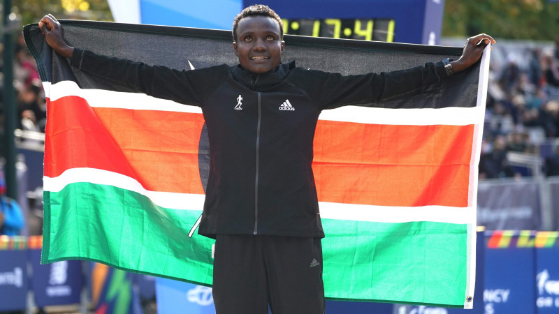 Kenijiete Džepkosegi Ņujorkā uzvar savā pirmajā maratonā