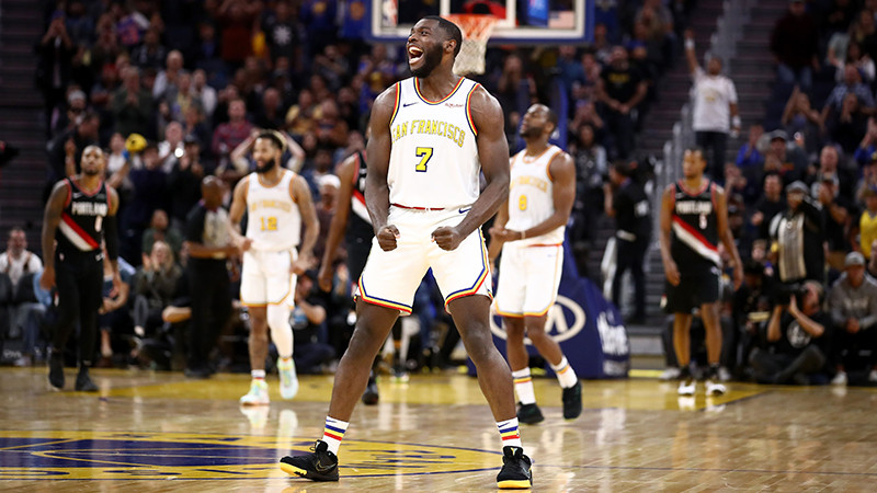 "Warriors" debitants Paskals iemet 36 uzvarā pār Portlendu, "Suns" turpina pārsteigt