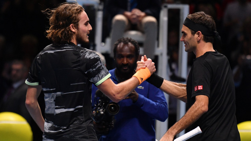 Cicipass Londonā pieveic Federeru un debijas "ATP Finals" turnīrā sasniedz finālu