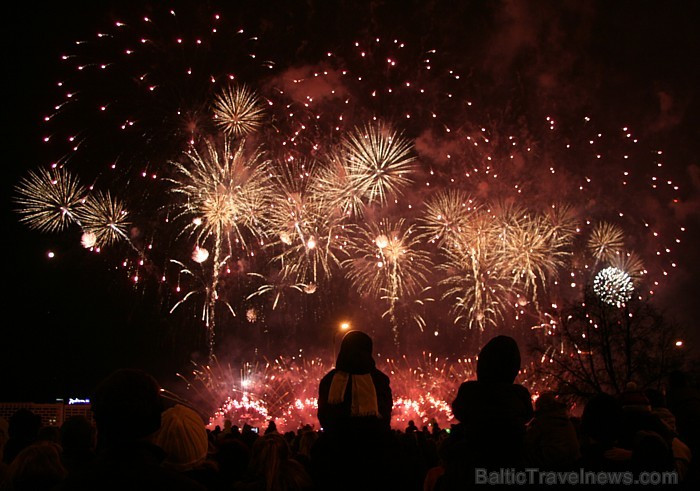 Aicina iedzīvotājus vērot valsts svētku uguņošanas priekšnesumu - informācija pasākuma apmeklētājiem