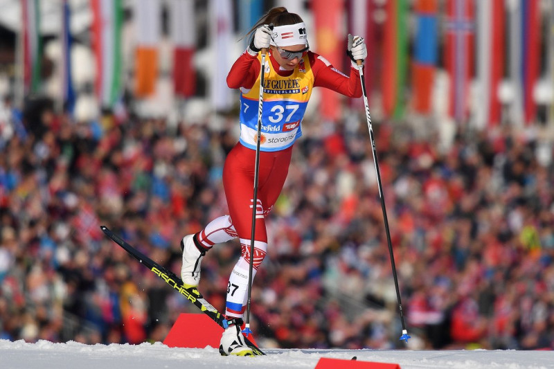 Eiduka uzvar Zviedrijā un pārspēj pasaules junioru čempionāta desmitnieka slēpotājas